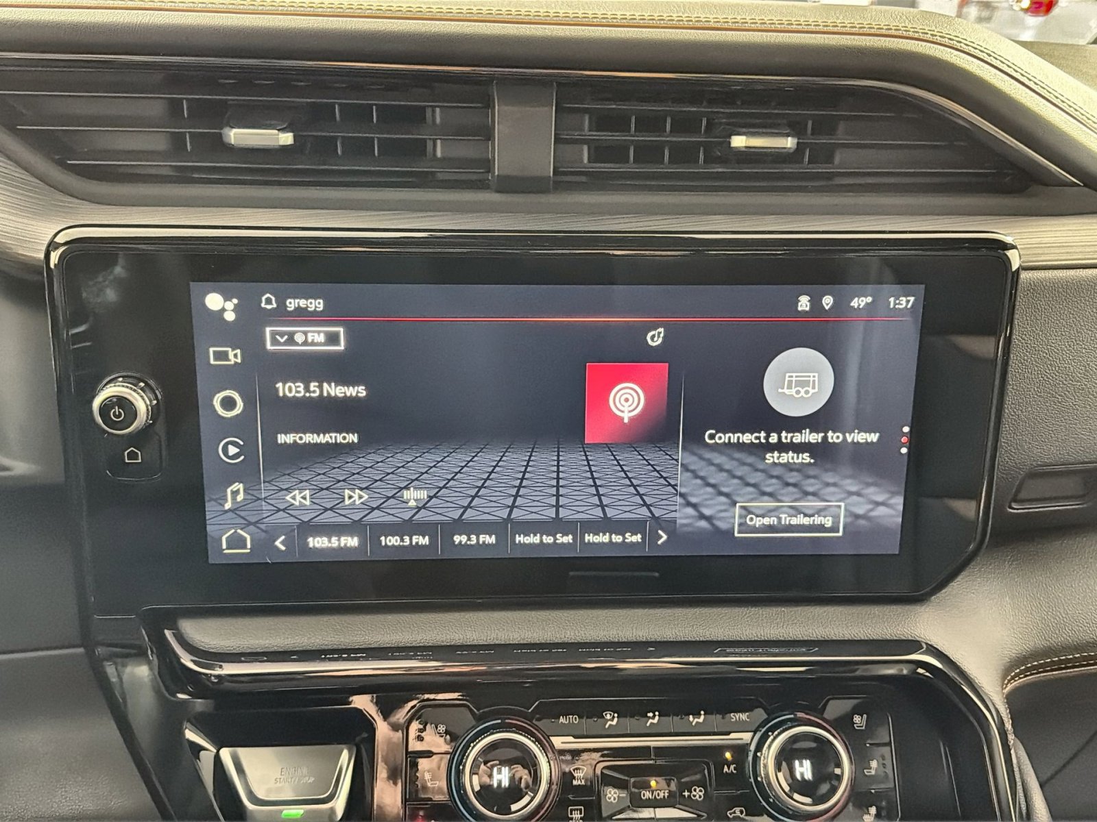 Used 2024 GMC Sierra 1500 AT4 w/ Technology Package image 18