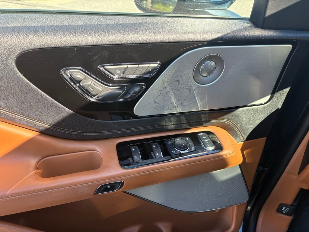 Used 2020 Lincoln Aviator Black Label w/ Dynamic Handling Package image 9