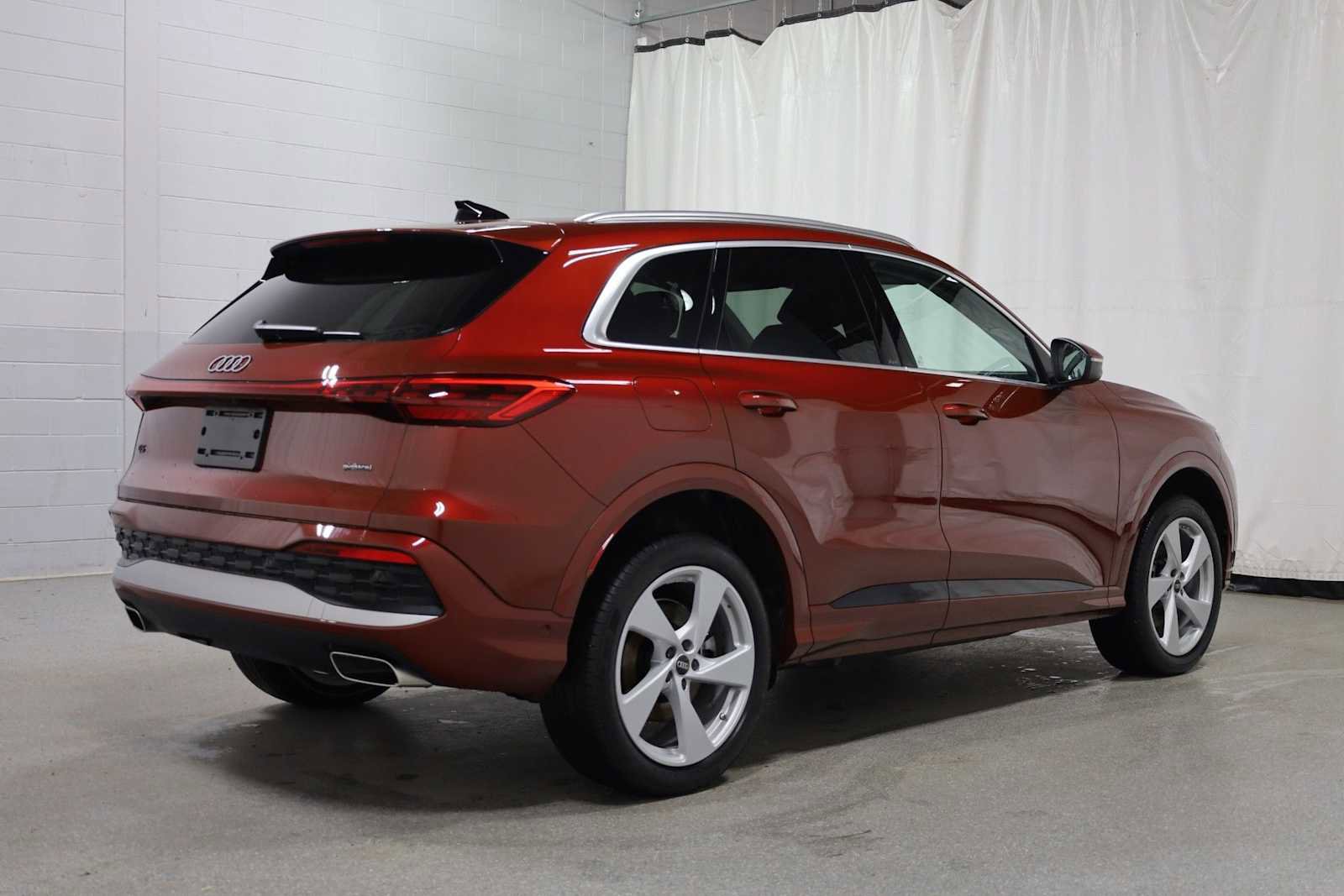 Used 2025 Audi Q5 Premium Plus w/ Premium Plus image 9