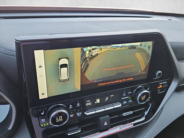 Used 2025 Toyota Highlander Limited FWD image 13