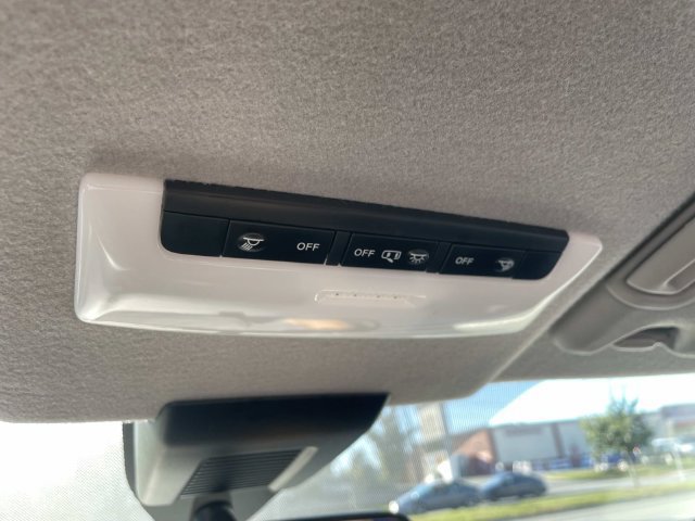 Used 2021 Nissan Kicks SV FWD image 29