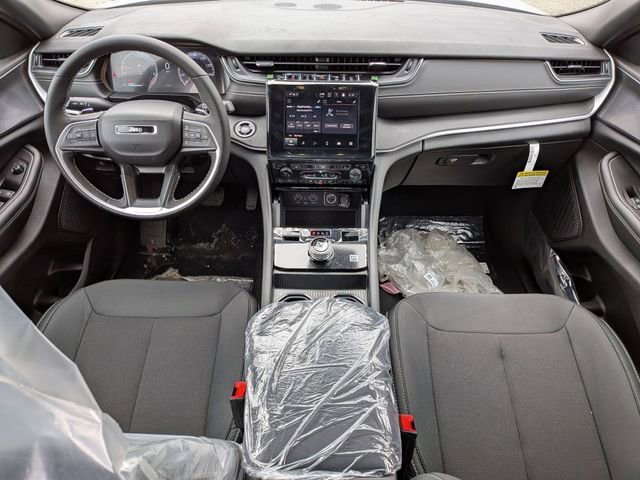 New 2026 Jeep Grand Cherokee L Laredo image 17