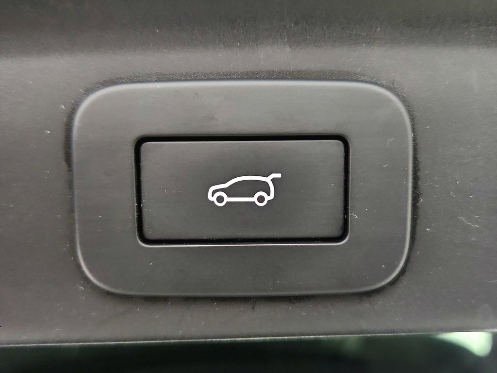 Used 2023 Jaguar F-PACE S image 38