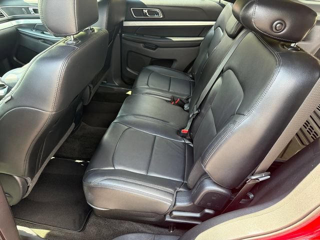 Used 2016 Ford Explorer XLT w/ Equipment Group 202A FWD image 22