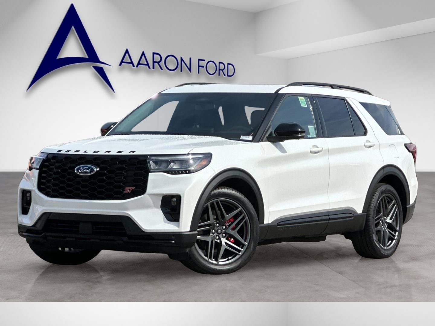 Used 2025 Ford Explorer ST AWD/4WD image 2