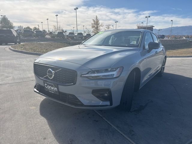 Used 2024 Volvo S60 B5 Plus image 3