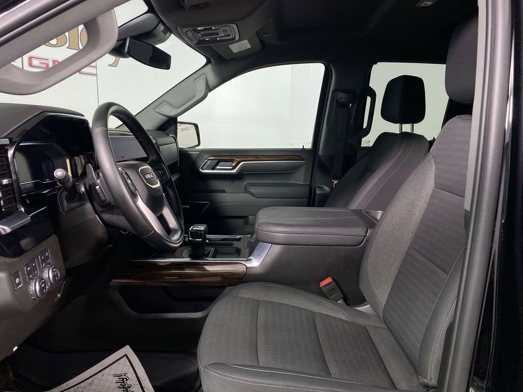 Used 2025 GMC Sierra 1500 Elevation w/ Preferred Package image 11