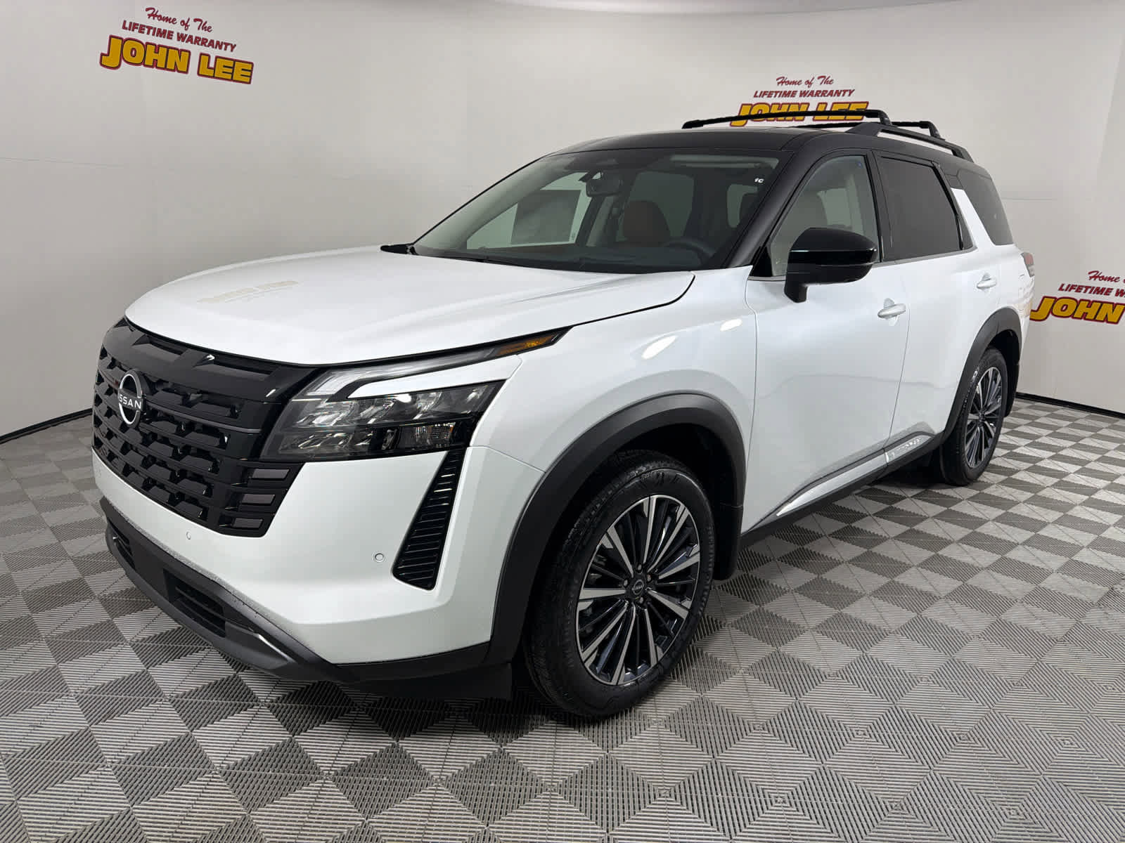 New 2026 Nissan Pathfinder Platinum image 1