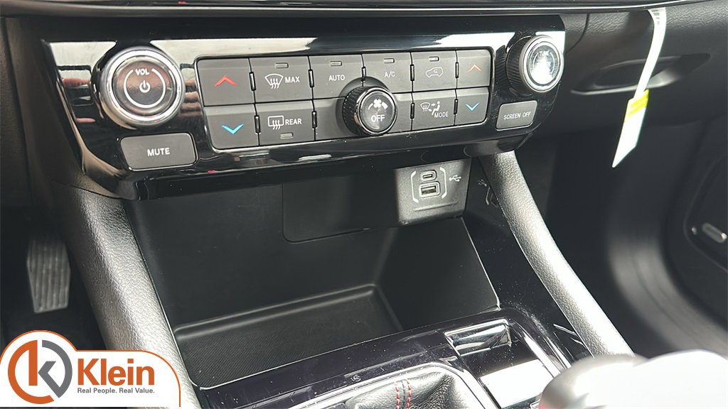 Used 2024 Jeep Compass Trailhawk w/ Trailhawk Elite Group image 25