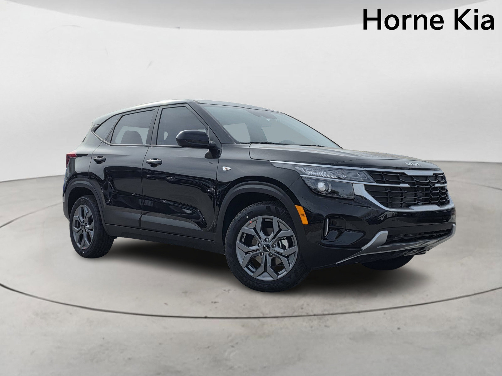 New 2026 Kia Seltos LX image 2