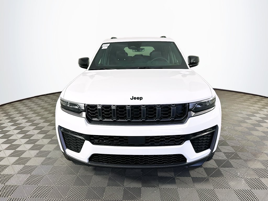 New 2026 Jeep Grand Cherokee Altitude AWD/4WD image 4