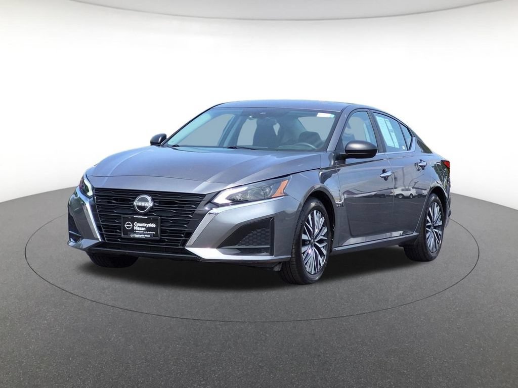 Used 2025 Nissan Altima 2.5 SV FWD image 9