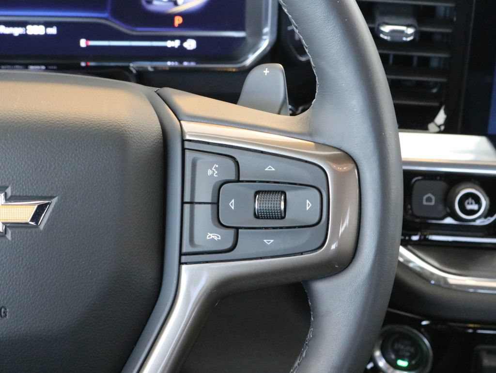 Used 2023 Chevrolet Silverado 1500 High Country w/ High Country Premium Package AWD/4WD image 12