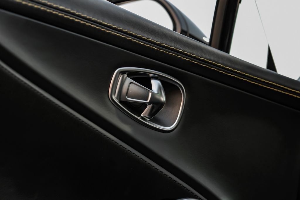 Used 2021 Aston Martin DBX image 46