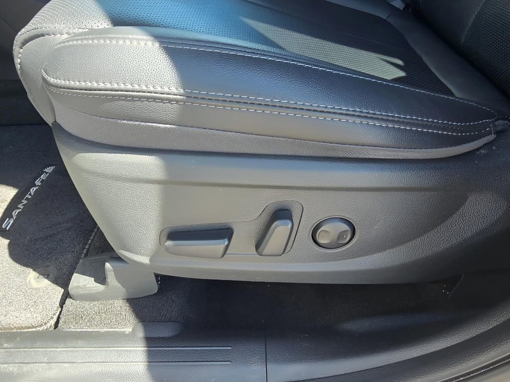 Used 2023 Hyundai Santa Fe SEL w/ Premium Package image 28