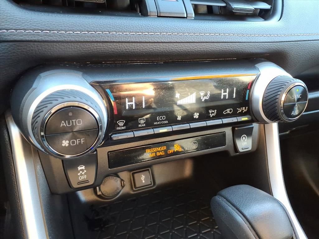Used 2022 Toyota RAV4 XLE image 14