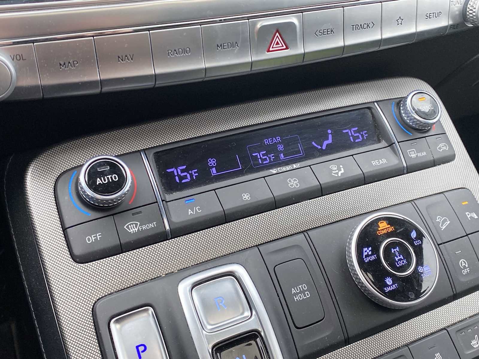 Used 2021 Hyundai Palisade Limited w/ Winter Package image 24