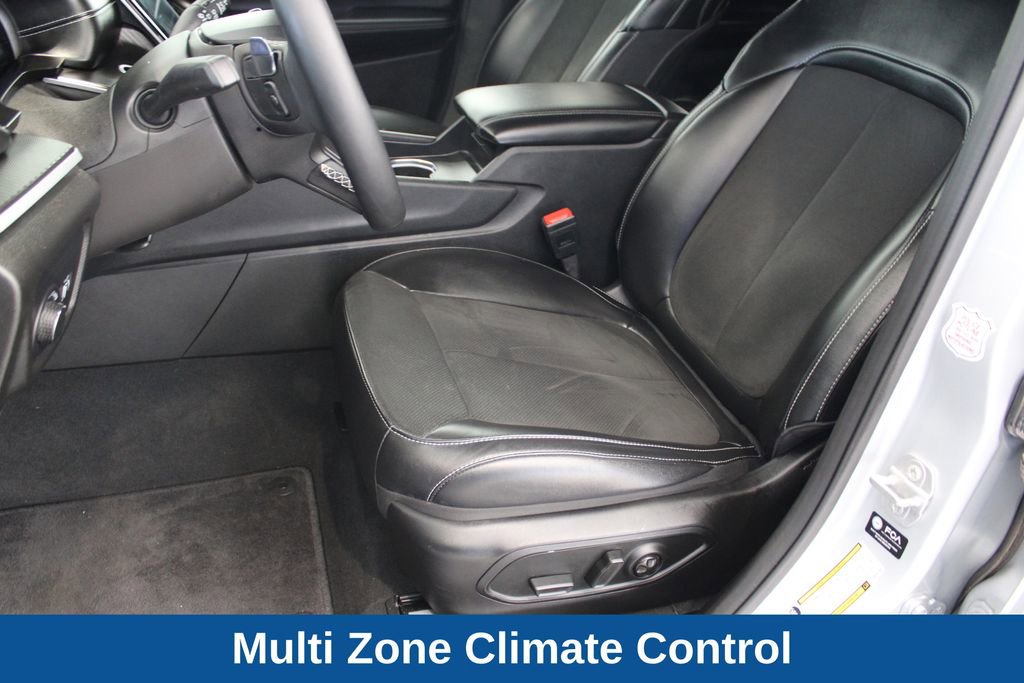 Used 2025 Jeep Grand Cherokee Altitude image 11