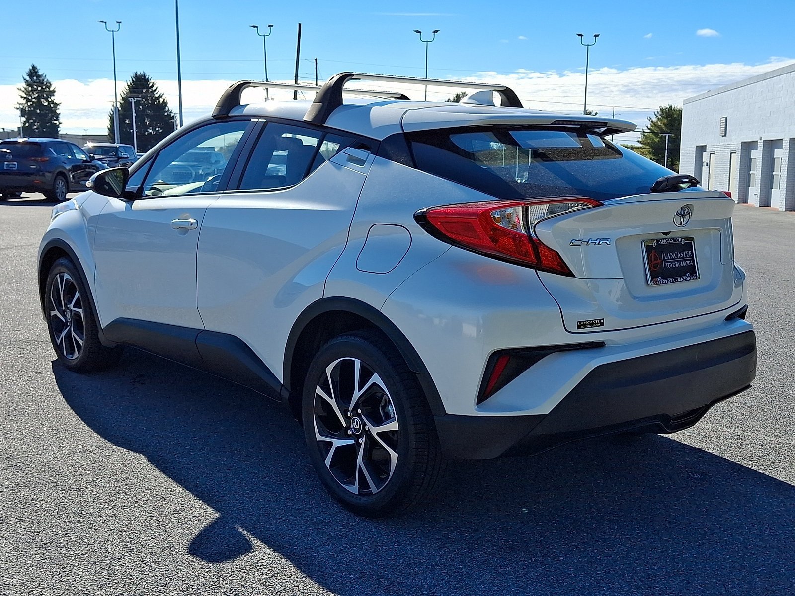 Used 2019 Toyota C-HR XLE FWD image 5