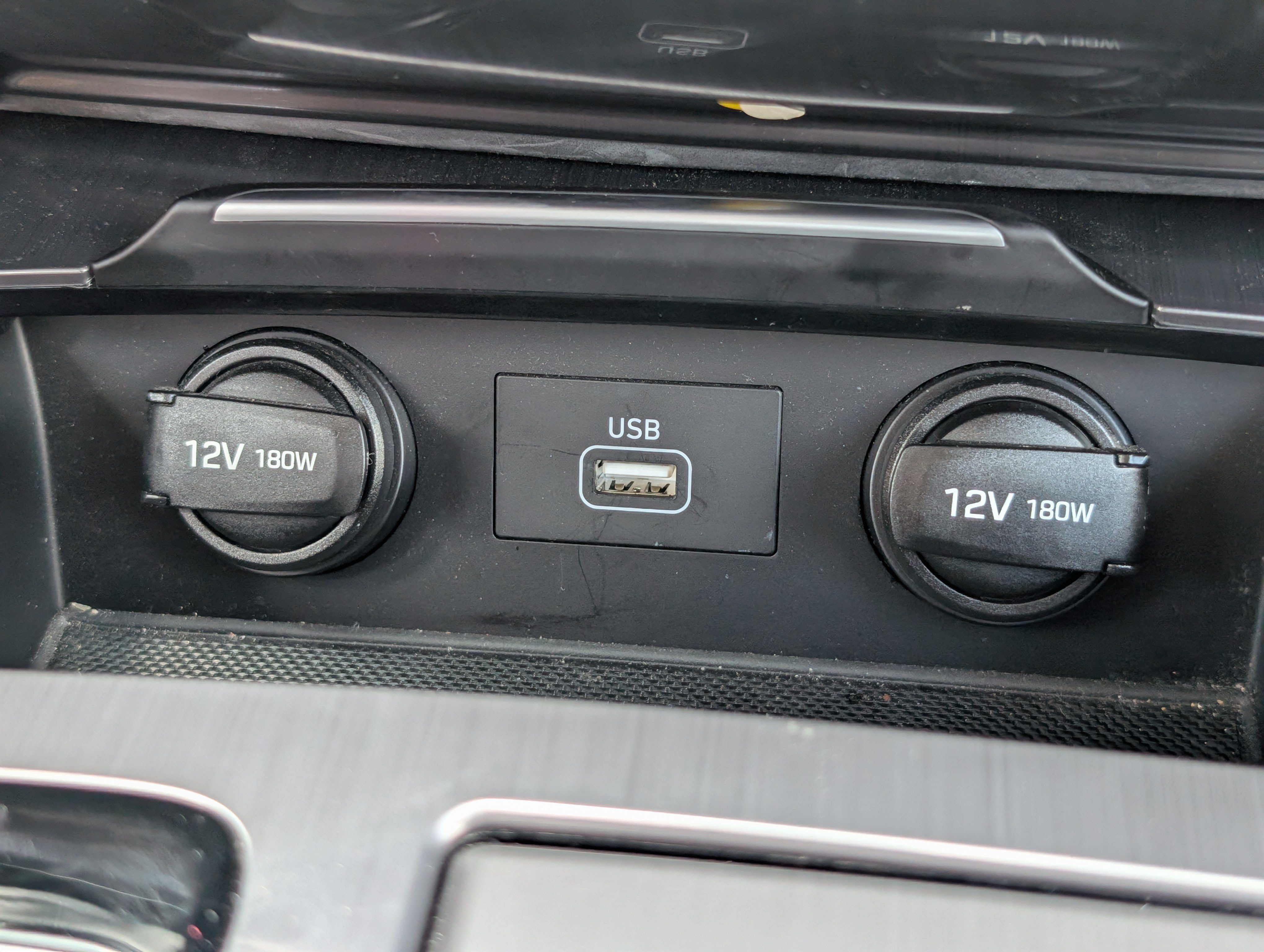 Used 2019 Genesis G80 3.8 RWD image 26