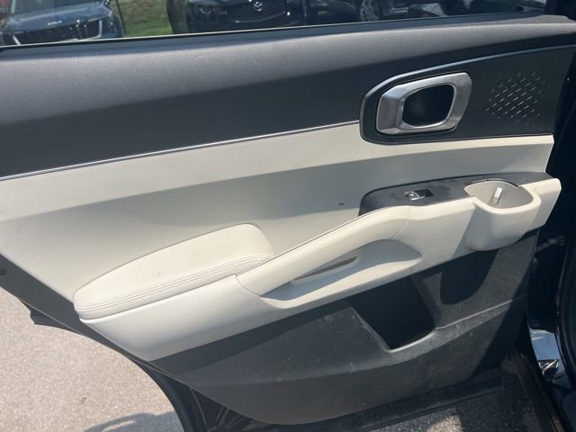 Used 2022 Kia Sorento EX w/ Panoramic Sunroof Package image 25