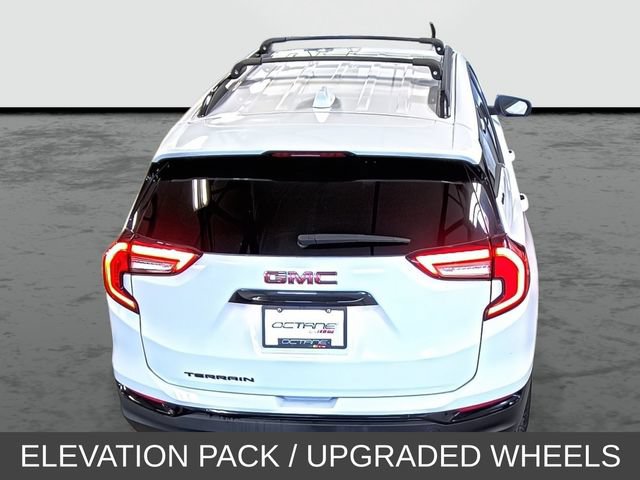 Used 2024 GMC Terrain SLE w/ Elevation Edition FWD image 3