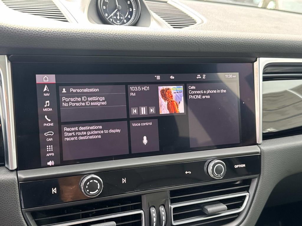 Used 2024 Porsche Macan image 24