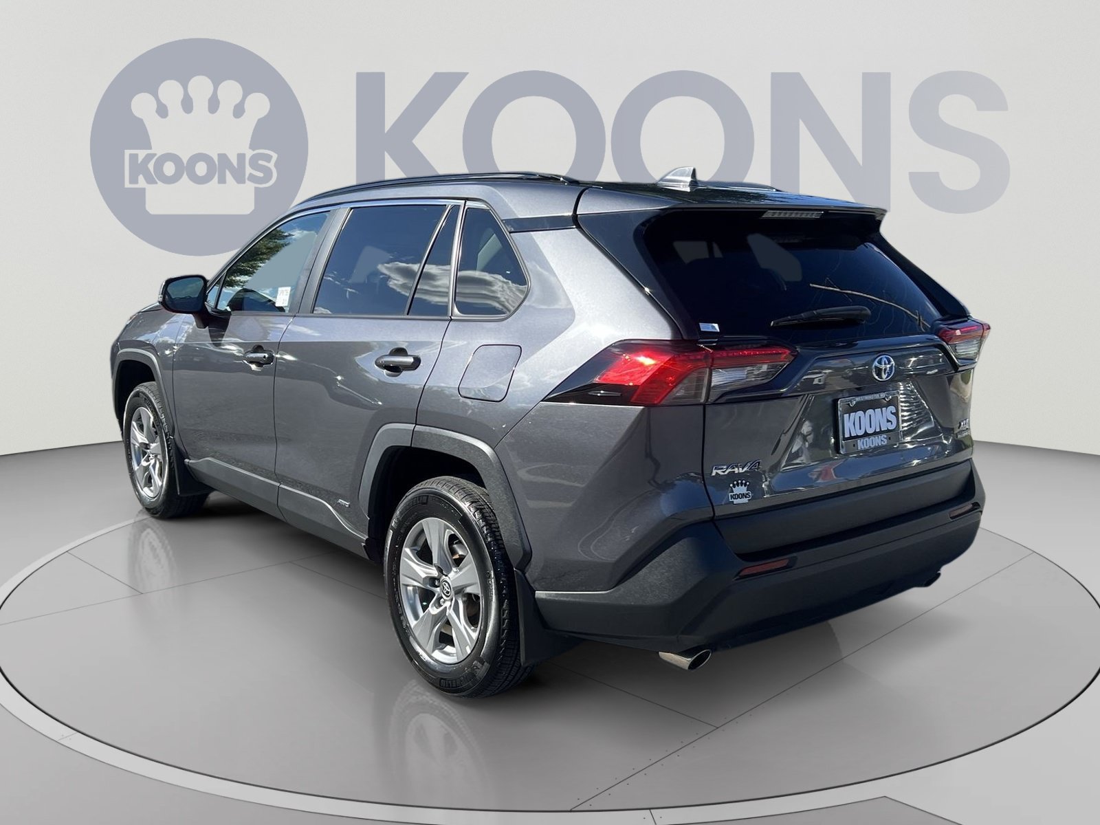 Used 2023 Toyota RAV4 XLE w/ XLE Grade Weather Package AWD/4WD image 4