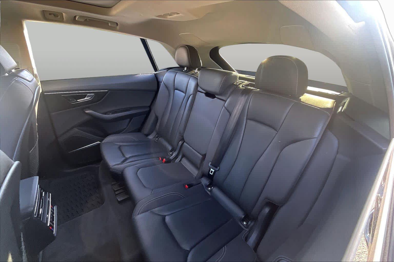 Used 2019 Audi Q8 Premium Plus w/ Premium Plus AWD/4WD image 21