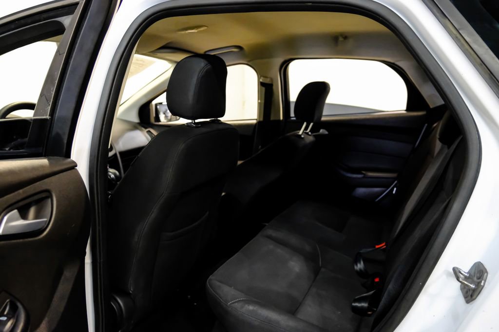 Used 2017 Ford Focus SE FWD image 34