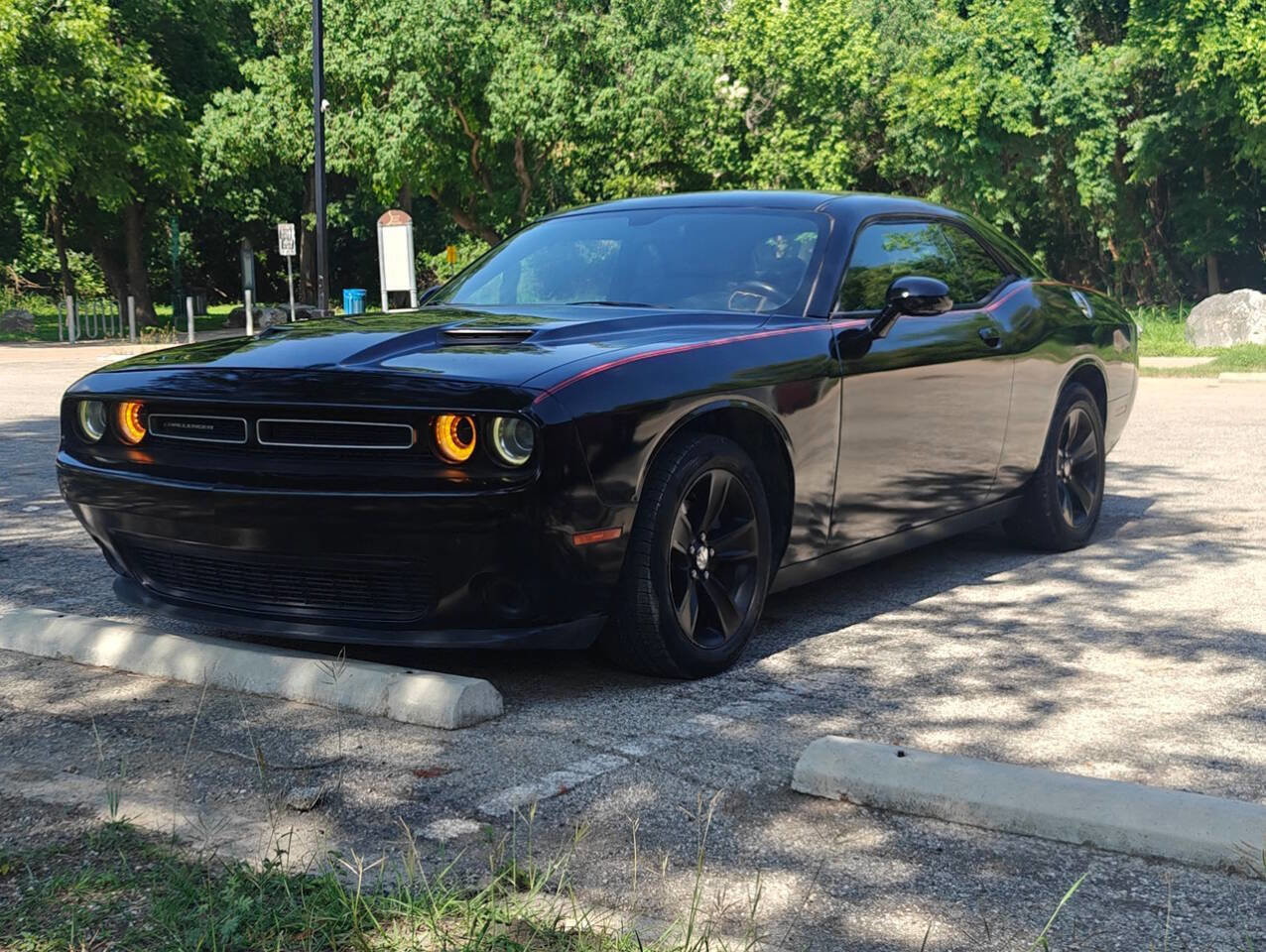 Used 2016 Dodge Challenger SXT RWD image 14