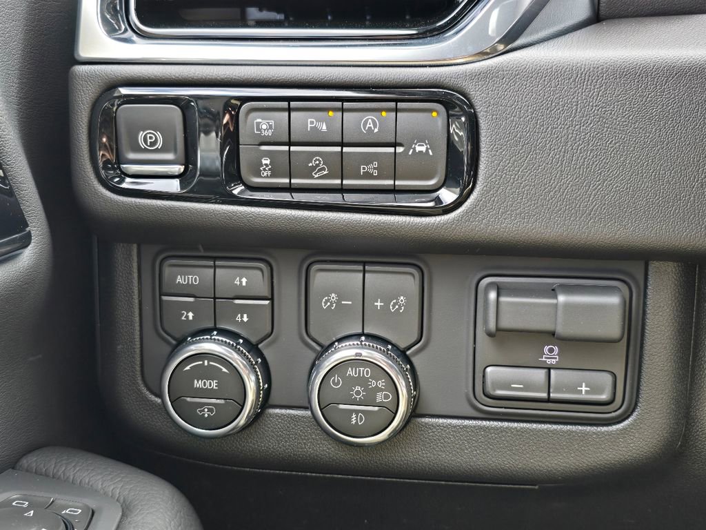 New 2026 GMC Yukon XL Denali image 18
