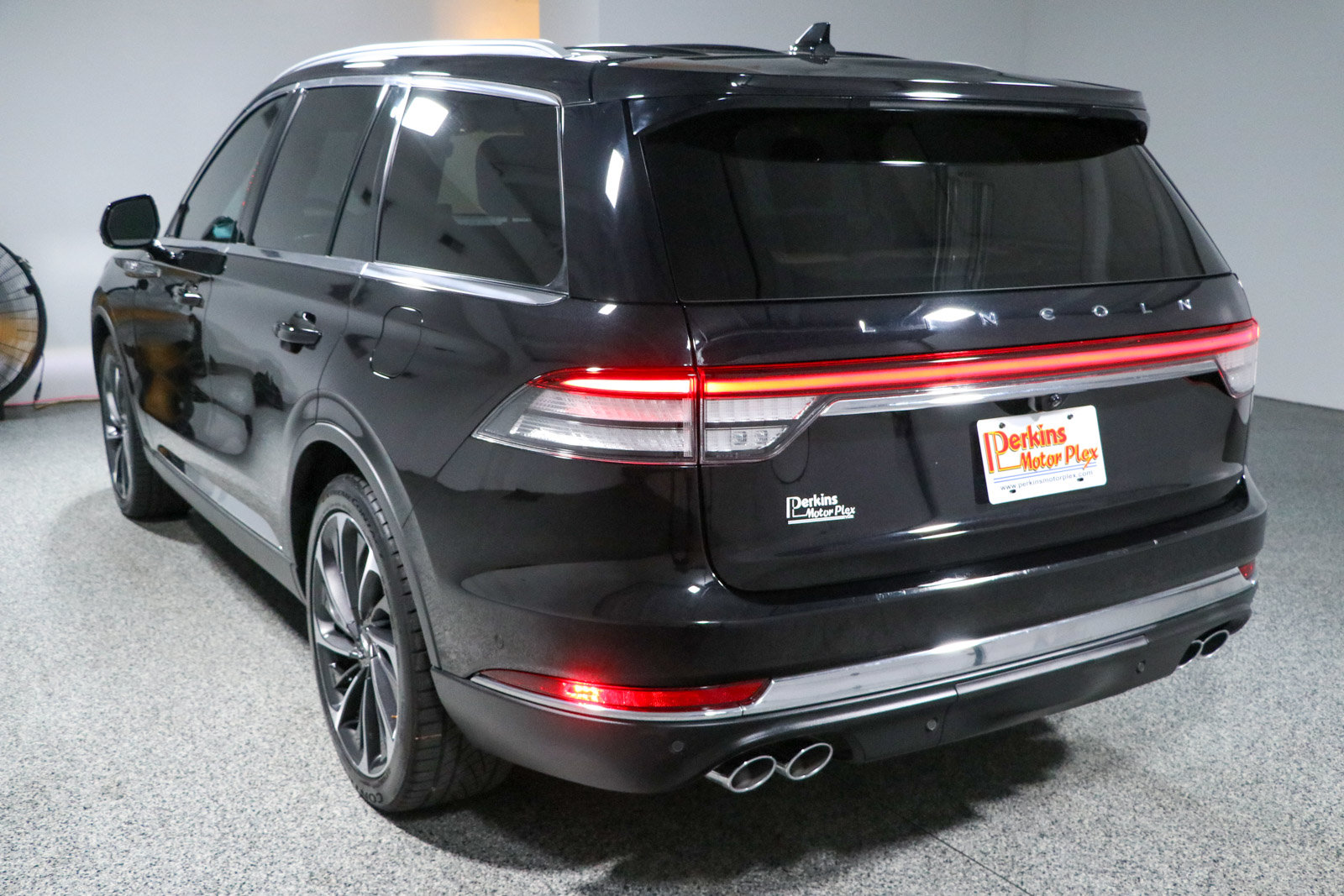 Used 2023 Lincoln Aviator Reserve w/ Equipment Group 201A RWD image 9