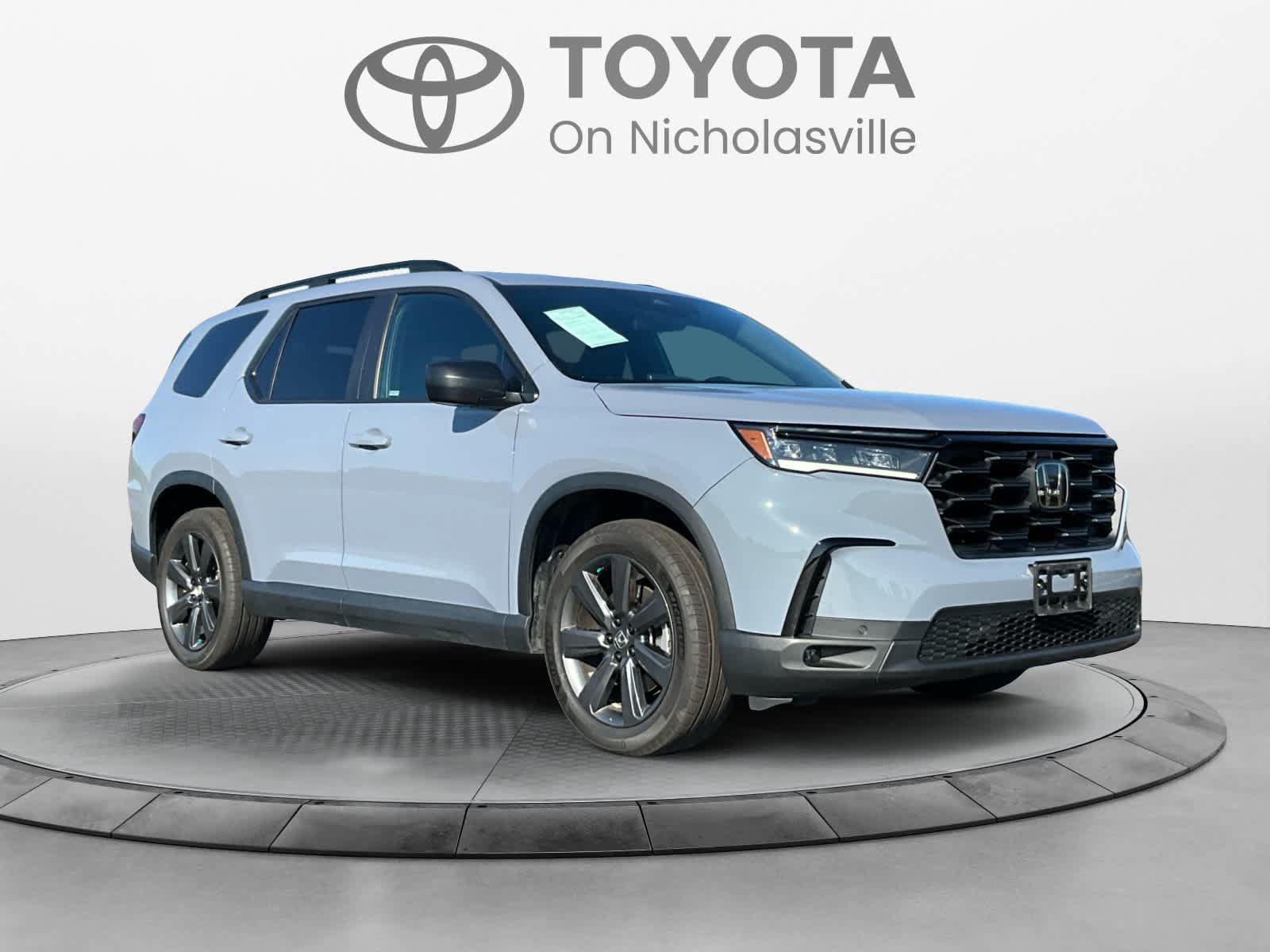 Used 2023 Honda Pilot Sport image 7