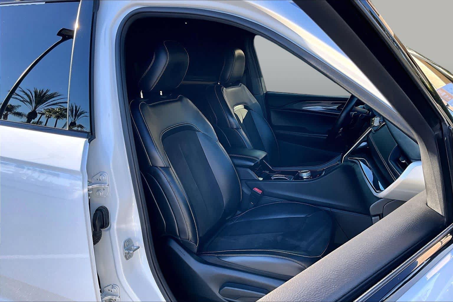 Used 2021 Jeep Grand Cherokee L Laredo AWD/4WD image 8