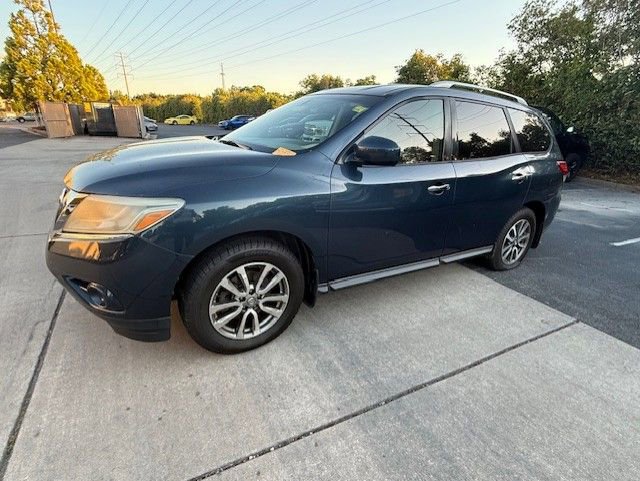 Used 2013 Nissan Pathfinder SV w/ Cargo Pkg AWD/4WD image 2