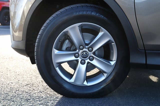 Used 2015 Toyota RAV4 XLE image 2