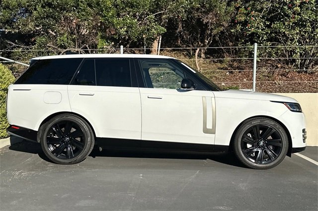 Certified 2023 Land Rover Range Rover SE image 6