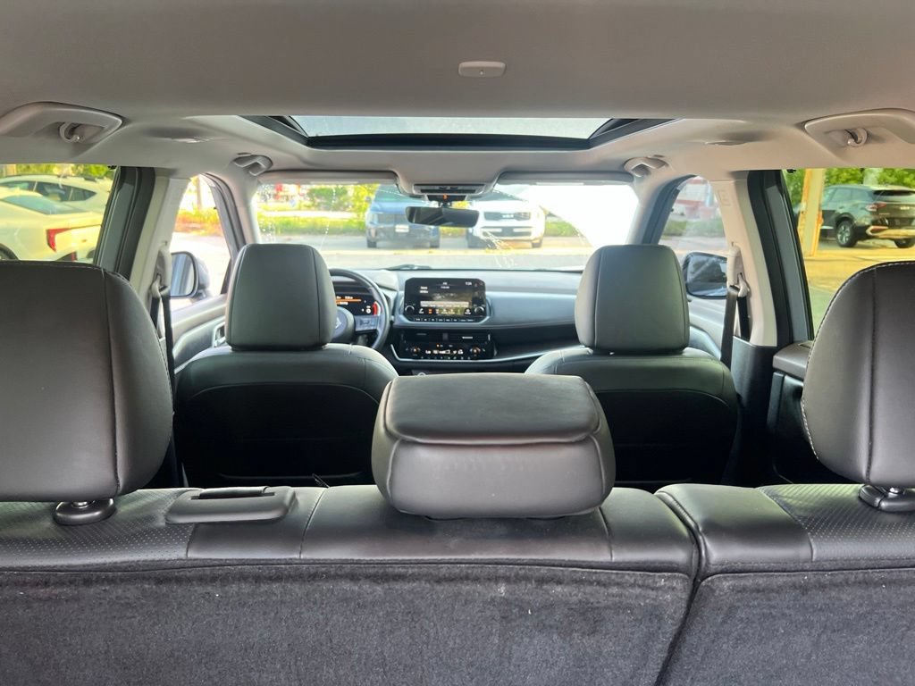 Certified 2023 Nissan Rogue Platinum w/ Platinum Premium Package AWD/4WD image 13