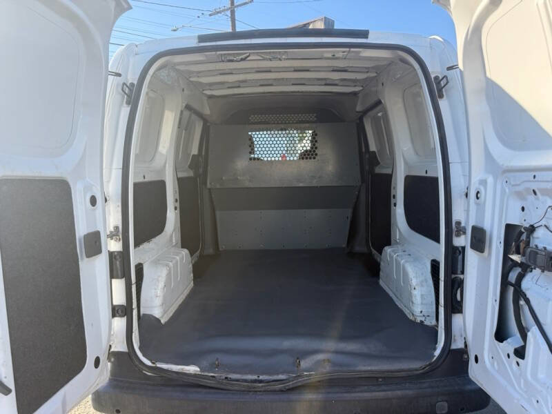 Used 2015 Nissan NV200 S image 11
