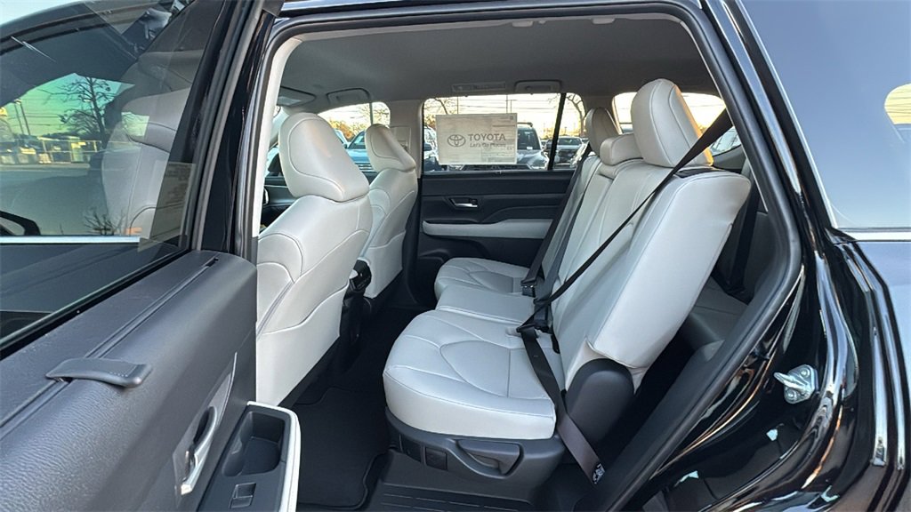 New 2026 Toyota Grand Highlander XLE image 21