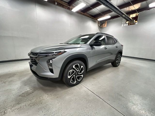 New 2026 Chevrolet Trax RS w/ Sunroof Package FWD image 1