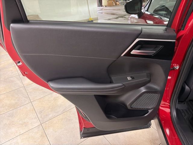 Used 2024 Mitsubishi Outlander SE image 15