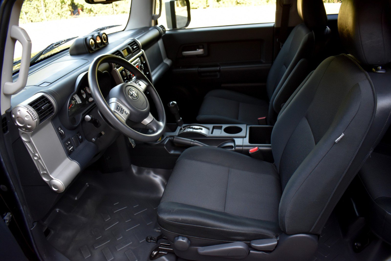 Used 2014 Toyota FJ Cruiser 4WD w/ Convenience Package image 32