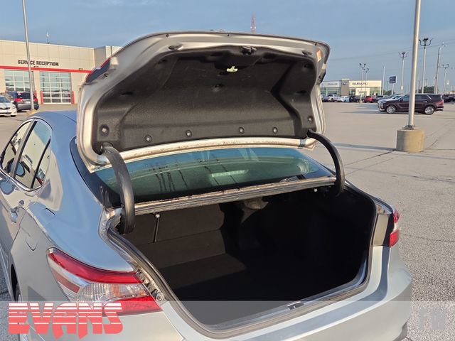 Used 2020 Toyota Camry LE FWD image 18