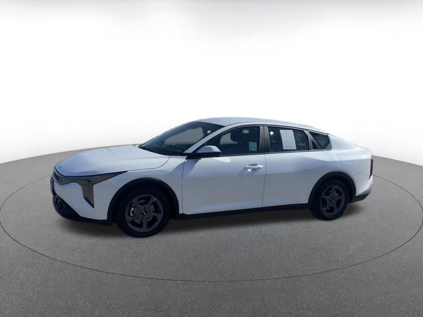 Used 2025 Kia K4 LXS image 8