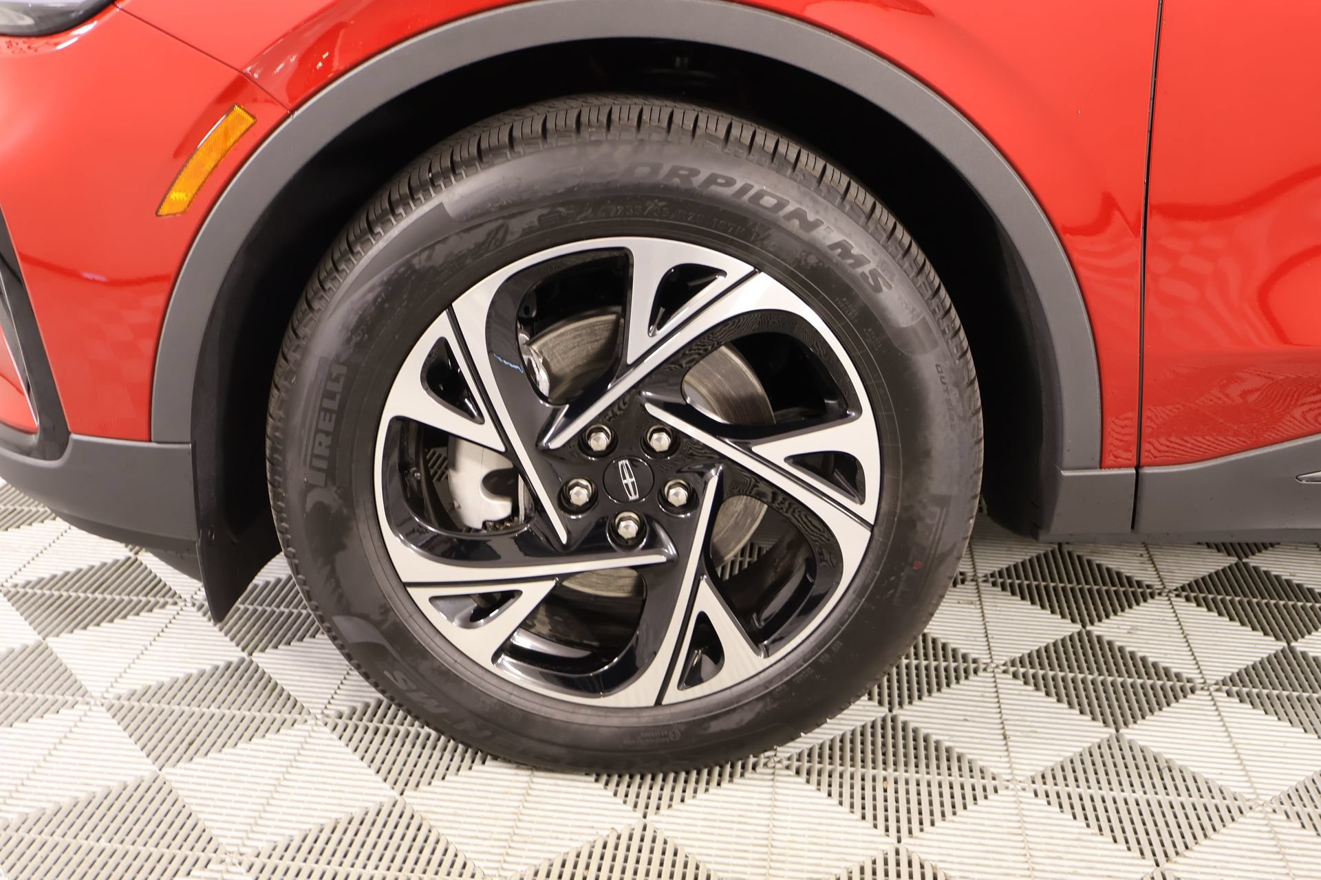 New 2026 Lincoln Nautilus Premier w/ Jet Appearance Package AWD/4WD image 18