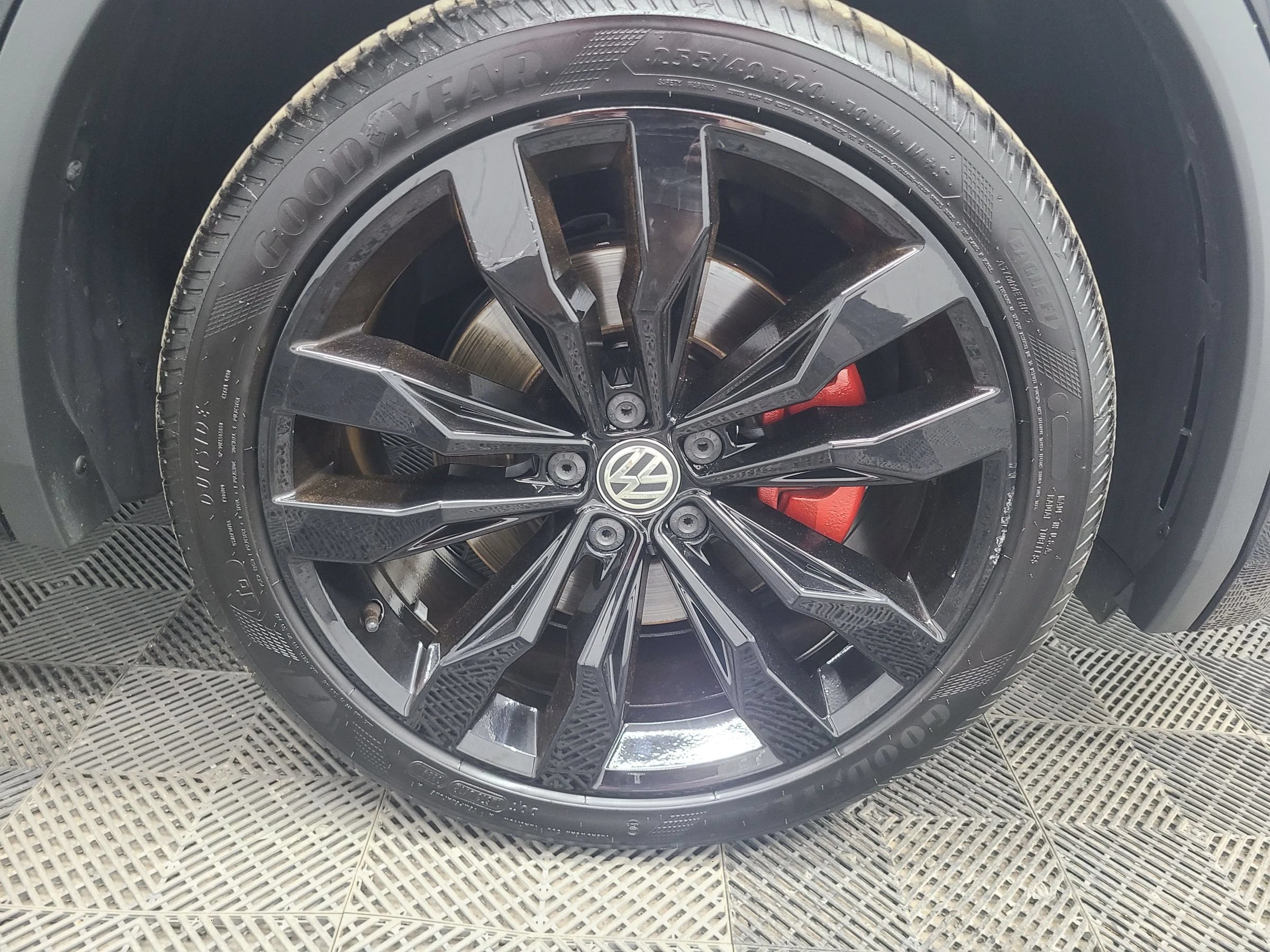 Used 2021 Volkswagen Tiguan SE R-Line AWD/4WD image 15