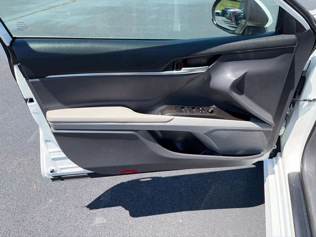 Used 2024 Toyota Camry LE FWD image 14