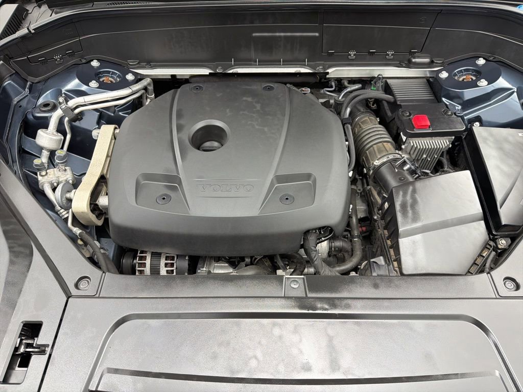 Used 2021 Volvo XC90 T6 Momentum w/ Climate Package image 31